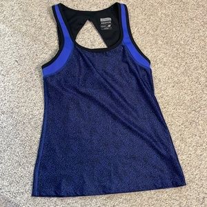New Balance tank with shelf bra size Medium